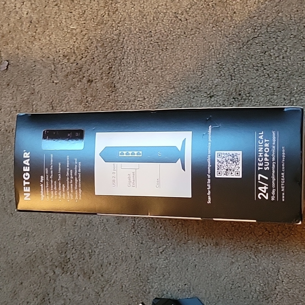 Netgear Nighthawk AC1900 WiFi Cable Modem Router - Picture 3 of 10